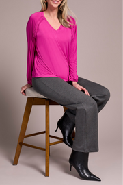 V NECK FUSCHIA