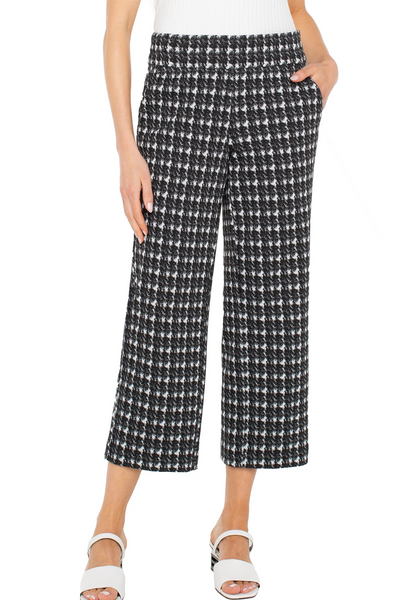 MABEL PULL ON CROP
